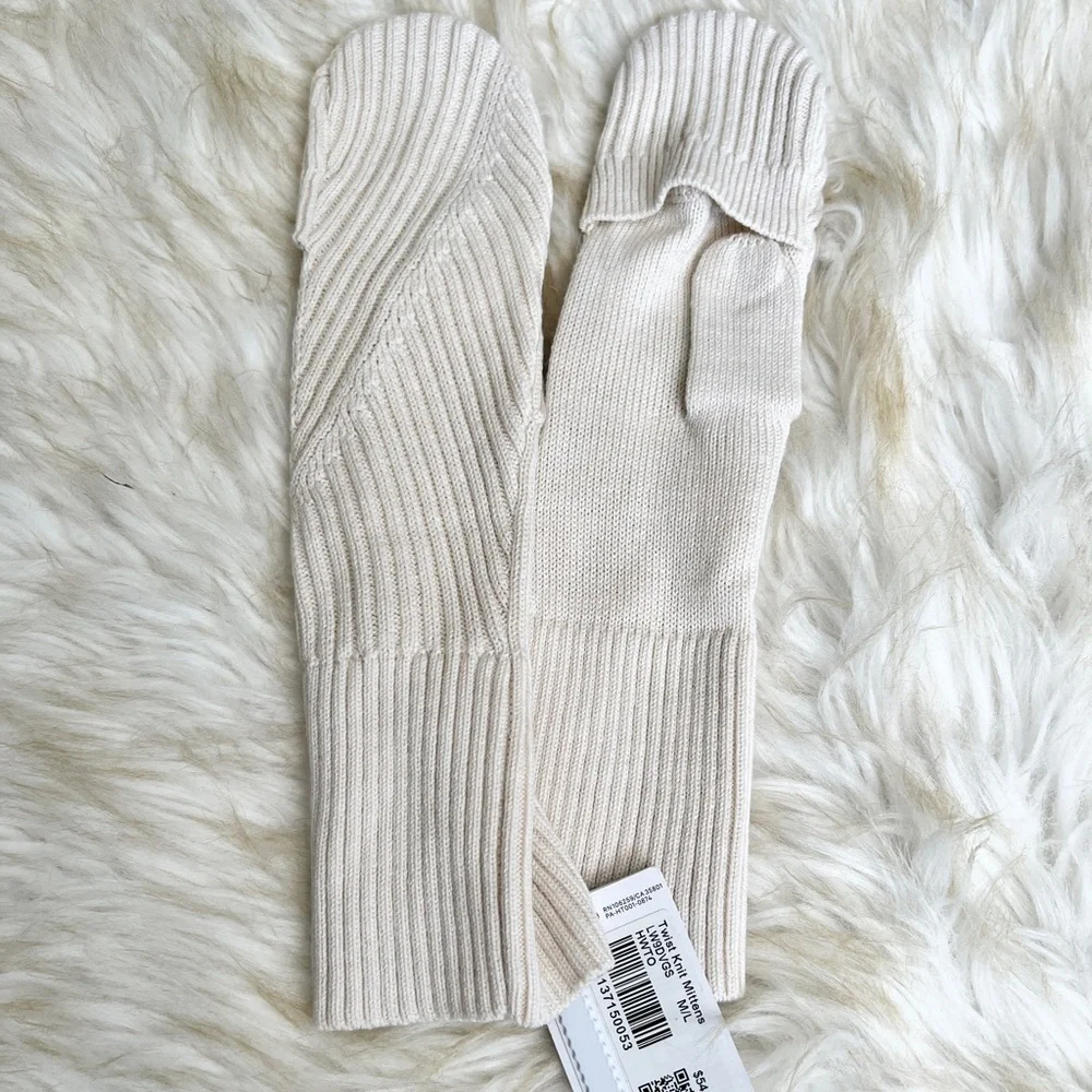 NWT Lululemon Twist Knit Mittens - Picture 2 of 4